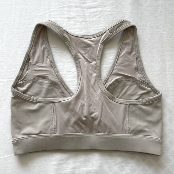 Whitney Simmons x Gymshark sports bra 🤍 - Picture 2 of 5